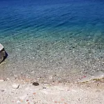 Appartement Family Friendly Seaside Iz, Iz - 22025 Veli Iž