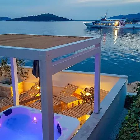 Family Friendly Seaside Iz, Iz - 22025 Apartman