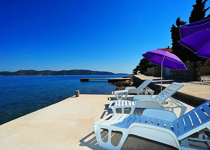 Family Friendly Seaside Iz, Iz - 22025 Appartement