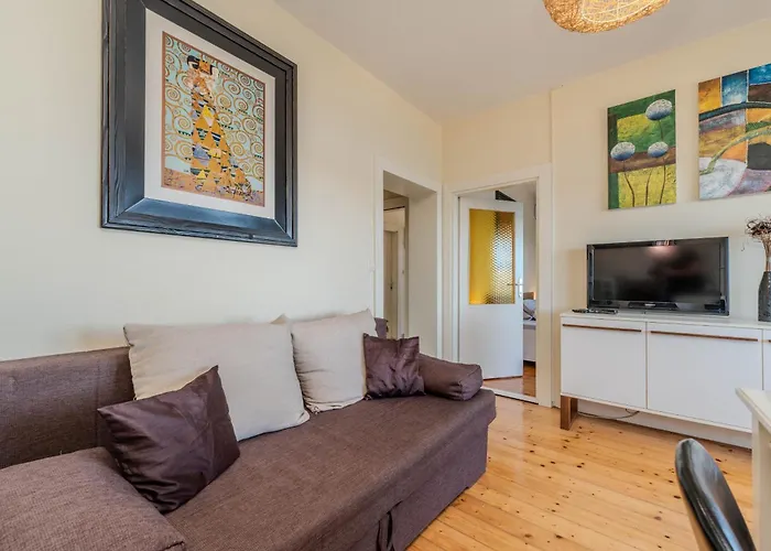 Family Friendly Seaside Iz, Iz - 22025 Appartement *
