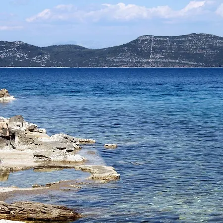 Family Friendly Seaside Iz, Iz - 22025 * Veli Iž