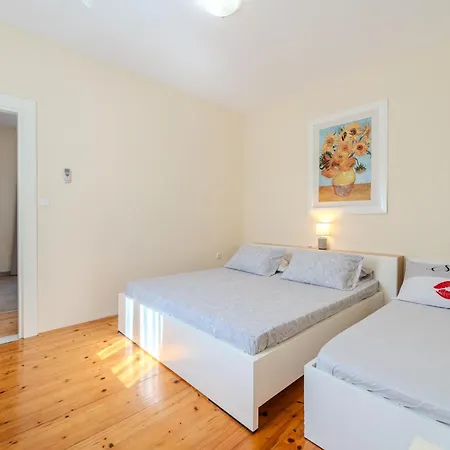 Lejlighed Family Friendly Seaside Iz, Iz - 22025 *