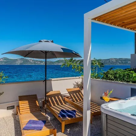 Family Friendly Seaside Iz, Iz - 22025 Veli Iž