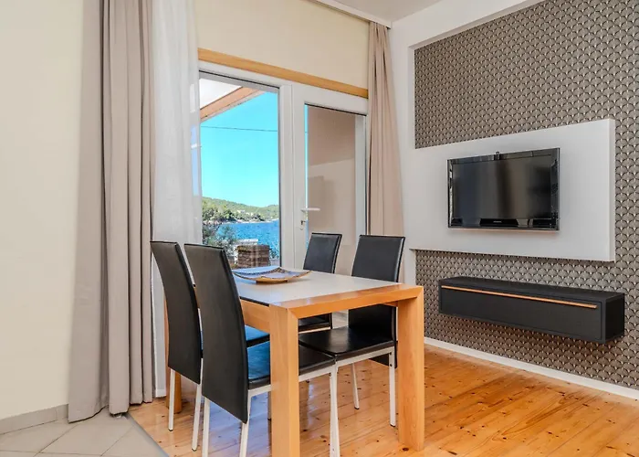 Apartment Family Friendly Seaside Iz, Iz - 22025